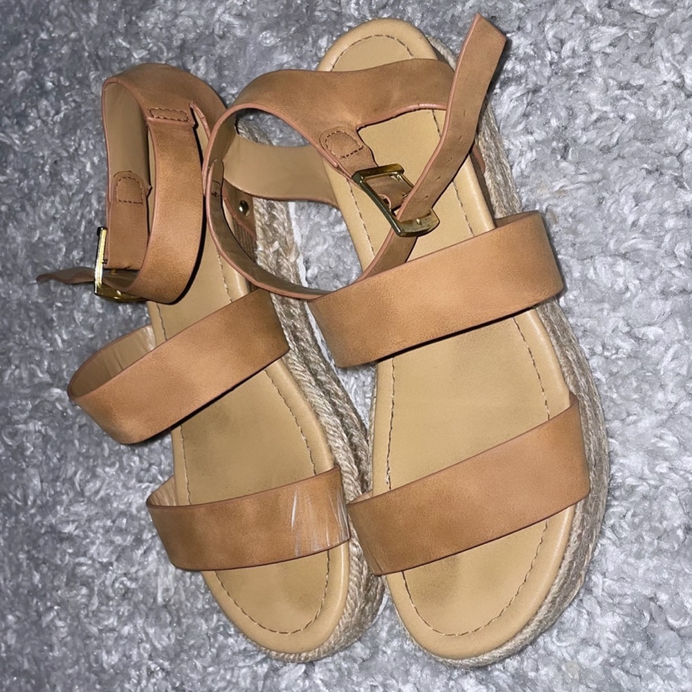 Platform sandals